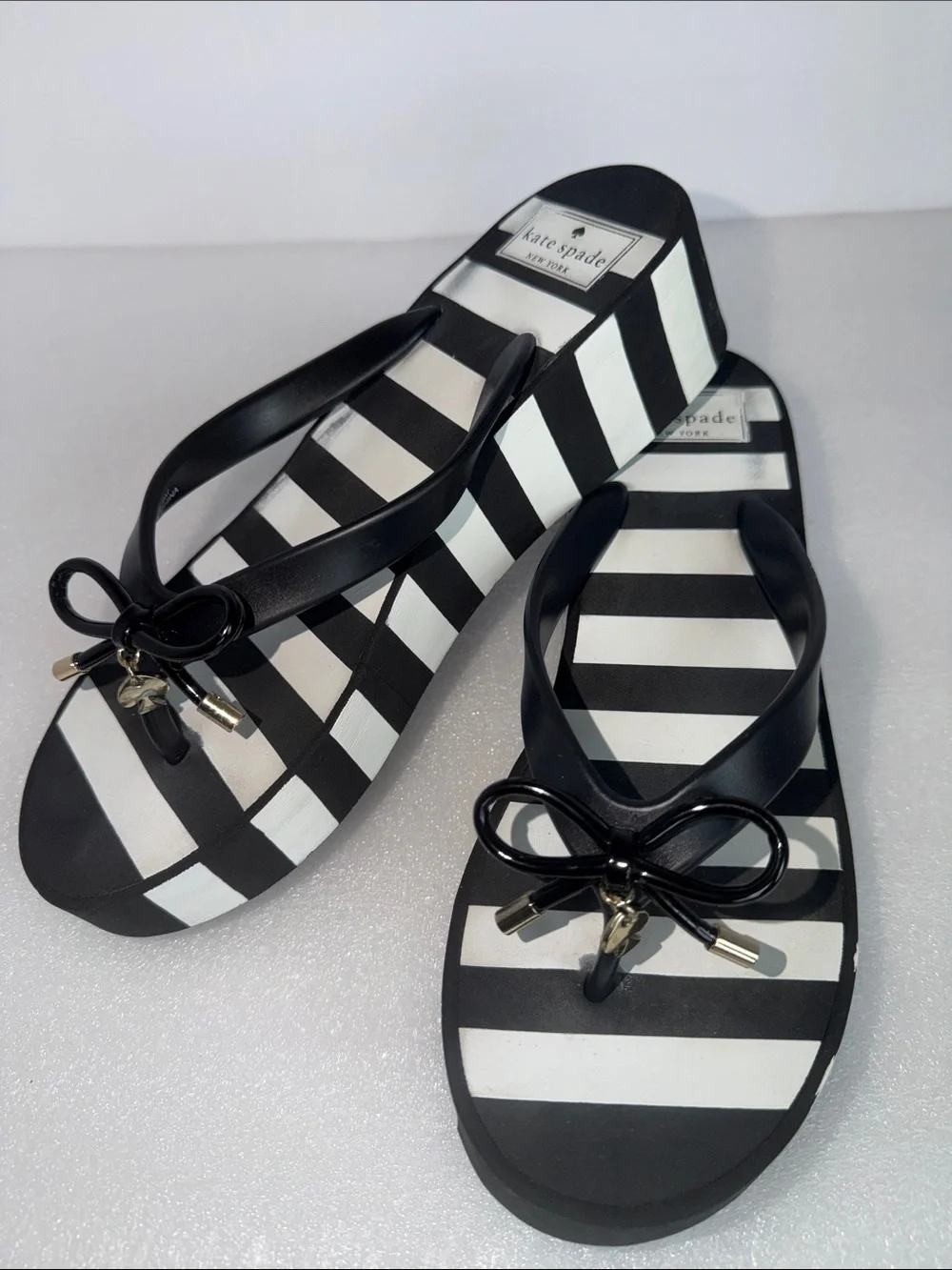 KATE SPADE Rhett Black White Striped Bow Platform Flip Flop Sandals Size 8